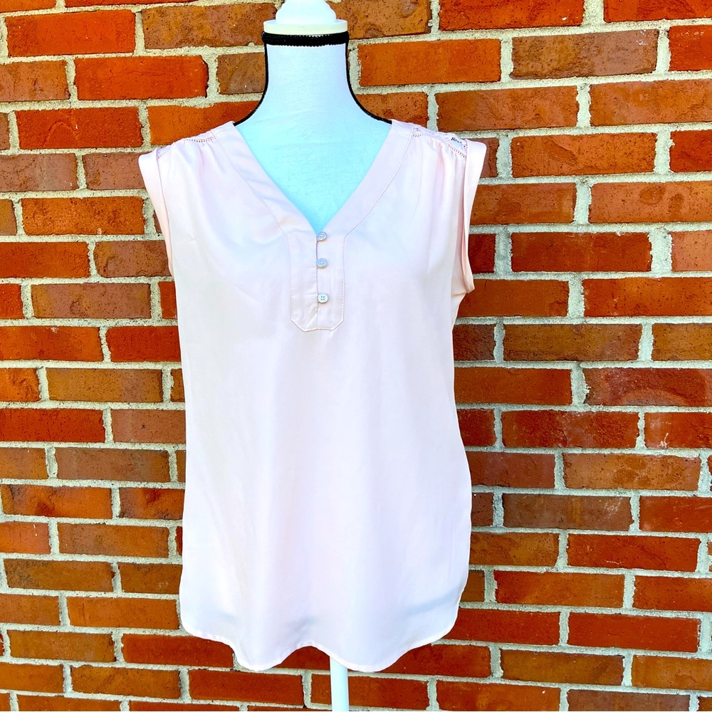 New York & Company Light Pink Sleeveless Top with Lace Detailing Womens Small